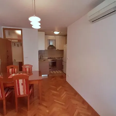 Apartment Jen Omis